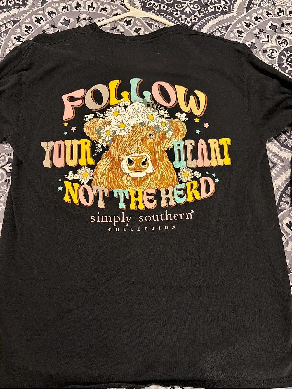 Simply Southern Graphic Short Sleeve Tee in Black Like New